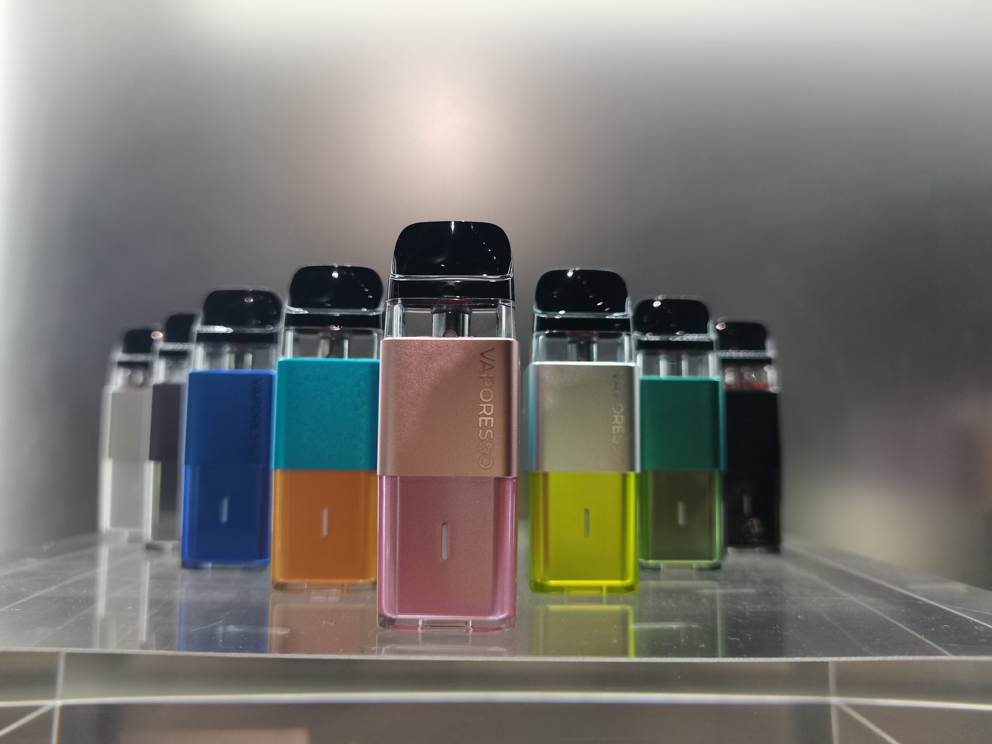 Vaporesso XROS Cube Pod Vape Kit image 2